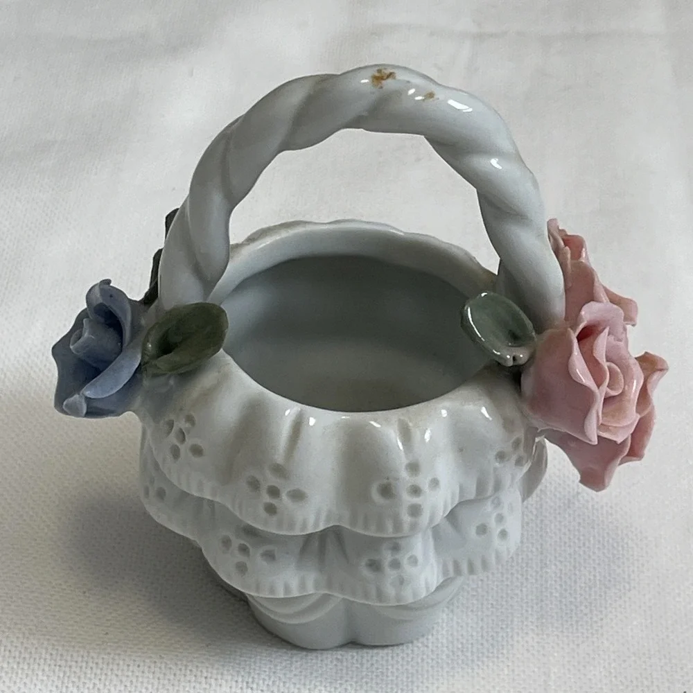 Vintage Fairy Garden Dollhouse Miniatures Pieces Porcelain Birds Doves Flowers